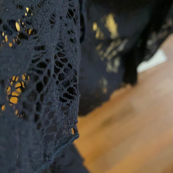 Black lace dress size Medium. - Picture 7 of 12